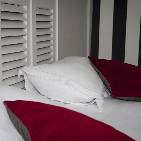 Logis Hotel Le Chrismas Châteaulin Εξωτερικό φωτογραφία