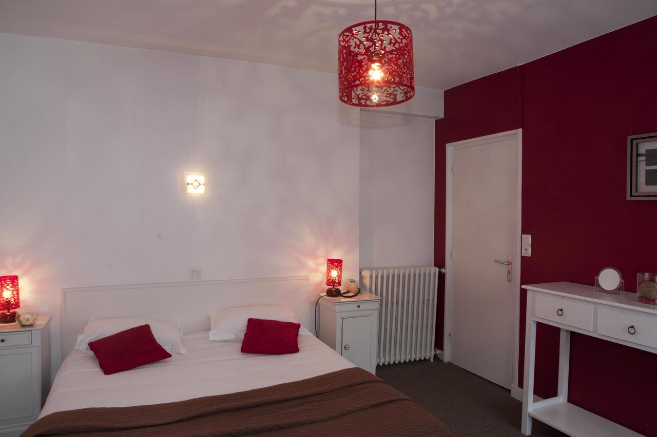 Logis Hotel Le Chrismas Châteaulin Εξωτερικό φωτογραφία