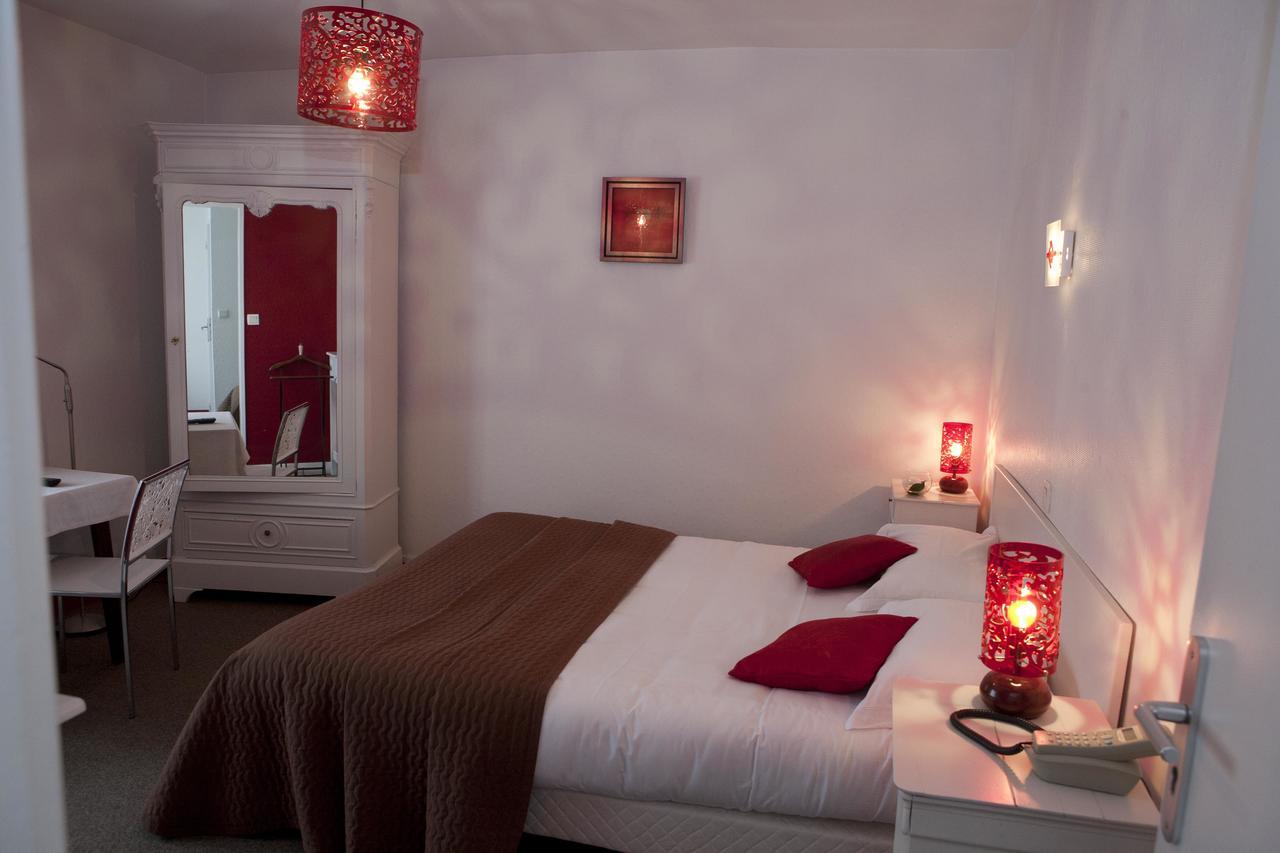 Logis Hotel Le Chrismas Châteaulin Εξωτερικό φωτογραφία
